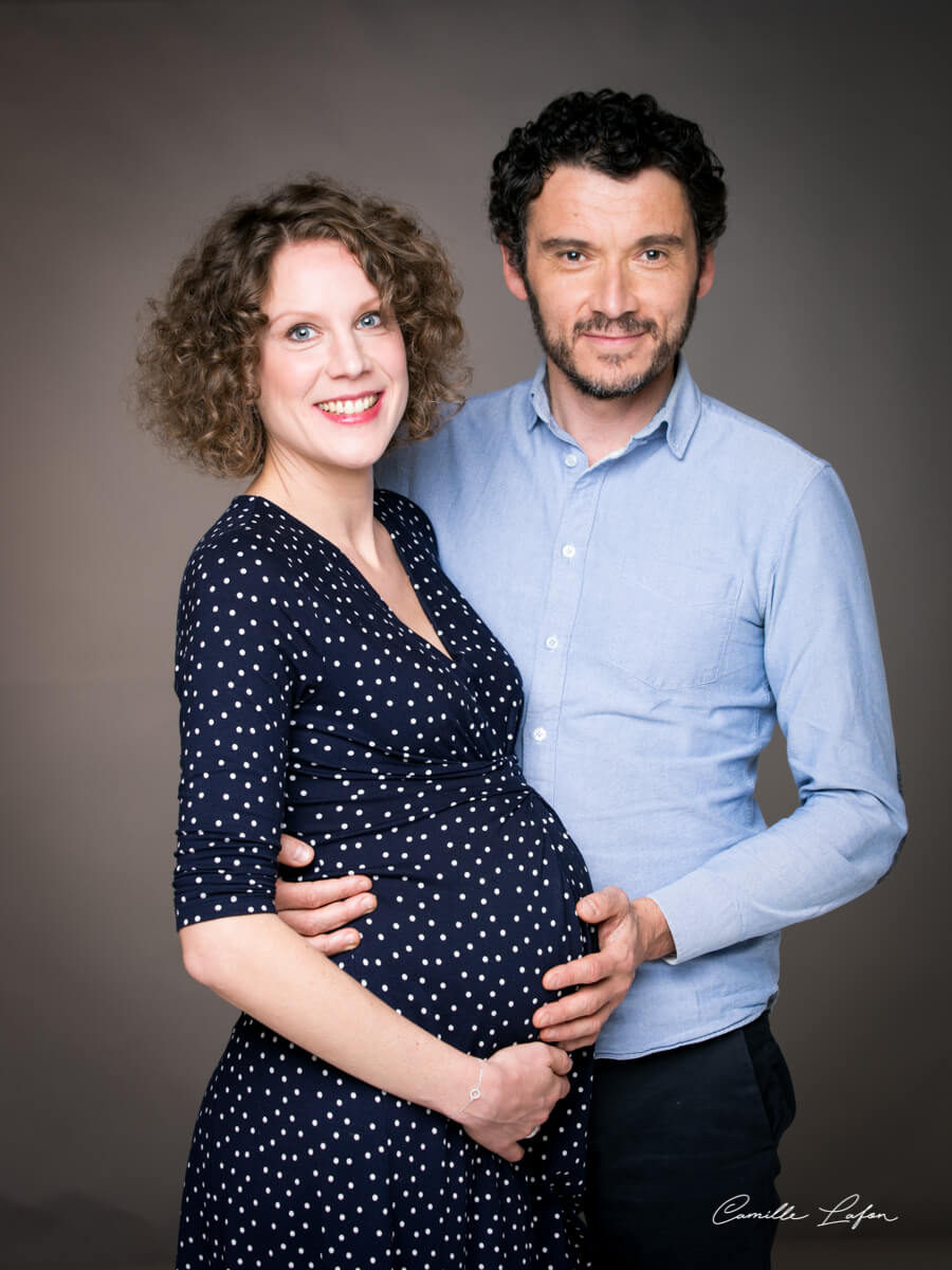 photo-couple-grossesse-studio-montpellier